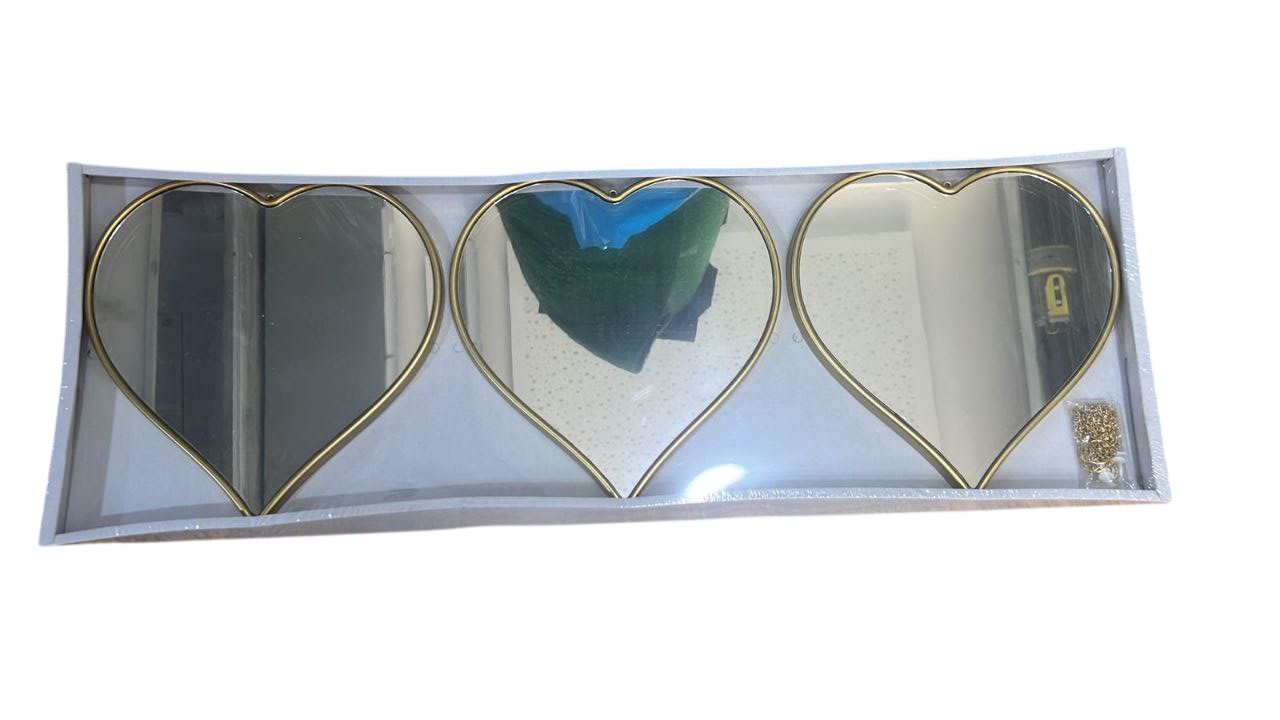 Luxury Golden Heart-Shaped Wall Mirror Set